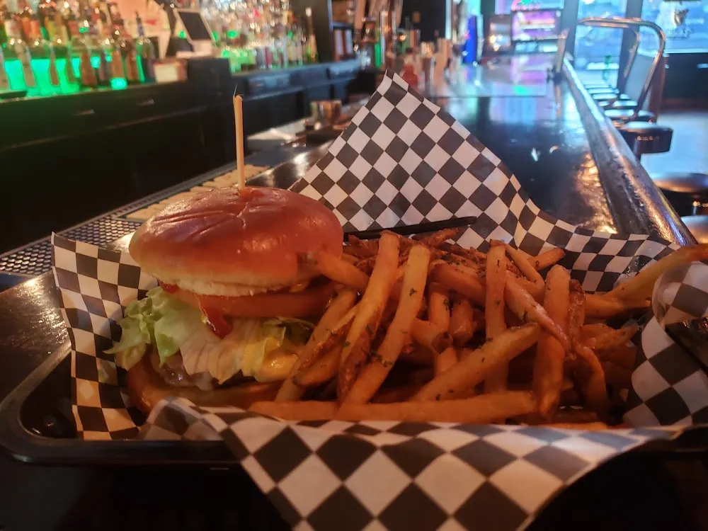 Cheeseburger & Fries